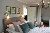 Älgbergets Bed & Breakfast فنادق في Lodose