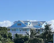 7BR7BA, Pool, 2 Boat slips, step to Tahiti Beach, Sleeps 18, +cabana adds on 2 فنادق في 