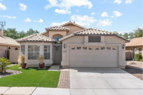 Beautiful n Cozy - Great Location - Private Heated Pool