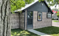 Fully Renovated original Percy Boom Haven cabin. Hotels in der Nähe von Westben