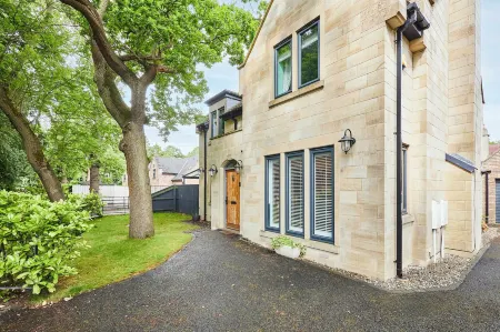 Host & Stay - Church Lane