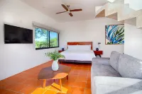 Jungle View Penthouse apt w Pool & Private Rooftop