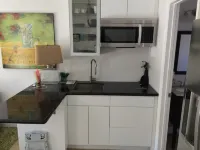 A Quiet Oasis - Private Studio - Large Saltwater Pool