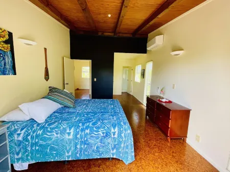 Koka Villa @ Muri Beach -Pool, Kayaks,  Location, Steps to Beach & Best Value!