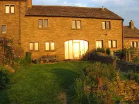 Charming Barn Conversion, Sleeps 6, With Stunning Rural Views Hotel di 