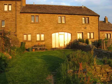 Charming Barn Conversion, Sleeps 6, With Stunning Rural Views Отели в г. Йет энд Пикап Банк