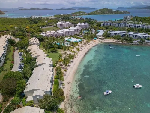 Windward Breeze – Walk to Beach!