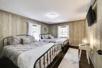 The Serene Sylvan Farmhouse Getaway Poconos!