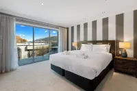 Lakeside Haven -a unique location, surrounded by beauty and amenities galore! Hotels in Frankton