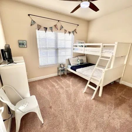 Coastal Getaway near Pensacola beach, Downtown & NAS + walk to bayou & marinas