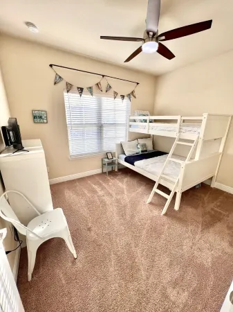 Coastal Getaway near Pensacola beach, Downtown & NAS + walk to bayou & marinas