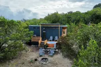 Cute clean cabin with views, hot tub, deck, grill - near Waco, TX