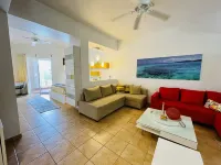 Beachfront Modern Studio next to Wyndham Hotel