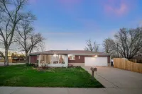 Ranch Style Home in West Denver. Quiet Neighborhood. Red Rocks, Golden, Denver.