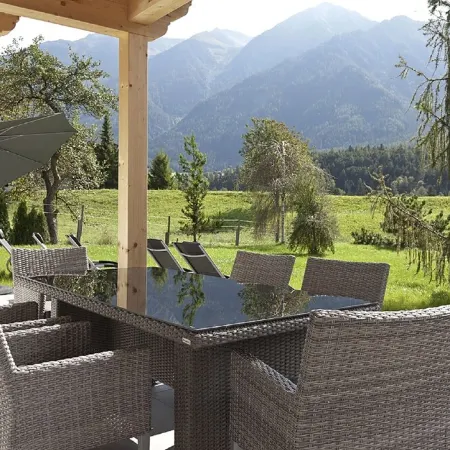 Spacious vacation home with large garden