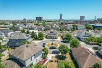 3BR House 3 Blocks From Casinos and Beach