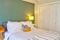 Zen Mountaire retreat, 1 bedroom, 1 bath, private parking