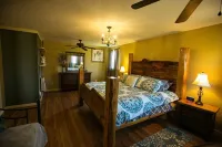 Climb On Inn-RRG- 3BD & 2BA - Outdoor Adventure Paradise- Pet Friendly -Cozy