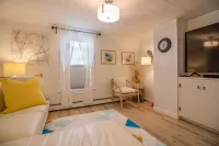 Steps to Restaurants, Shops & Waterfront, Bar Island, Free 2-Car Parking,  Wi-fi - 4-Star