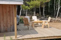 A modern, cosy, ocean-front, beach (rock) acces Cottage Hotels near Pathend Brook Lookout