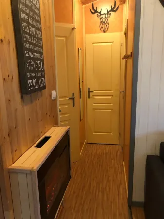 Charming individual chalet, very comfortable, located at the bottom of the ski slopes Отели в г. Шанрус