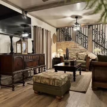 Rustic Solitude 5Bdr/4Bth/2940 sqft Luxury Lodge