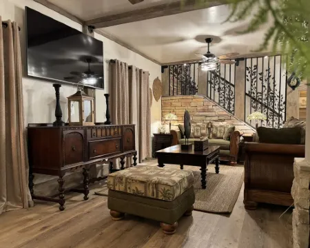 Rustic Solitude 5Bdr/4Bth/2940 sqft Luxury Lodge Hoteles en Modesto