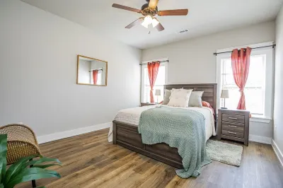 Oasis while you call the HOGS! Hotels near Bud Walton Arena