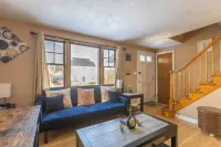 Luxury Home Central to Farmington, Plainville & Downtown New Britain Hotel a New Britain