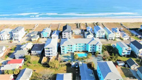 Freshly Painted 2Bed 2Bath Condo, Pool, Ocean and Intracoastal Waterway Views!