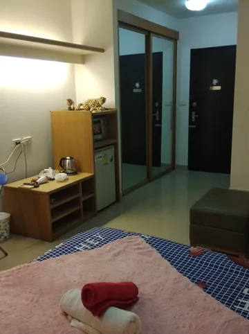 รูปภาพของSavi Rooms Deluxe Studio(1) nr Bangkok/Pitavet hospital & many pubs & bars