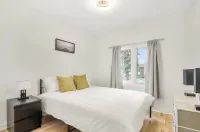 Elegant 4 bedroom modern house