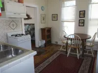 Heart of Hillsdale 1 Bdrm, Work,Cook, Relax Wifi Downtown Apartment Queen Bed