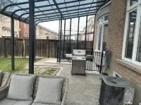 Charming Nest: Your Cozy Getaway, close to shopping mall and a nearby theatre!