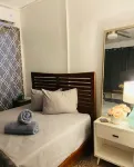 2 bedroom apartment 5 min walk to the beach!
