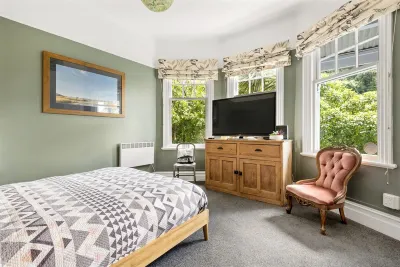 Stay near the City - Wellington Brooklyn Villa โรงแรมใน