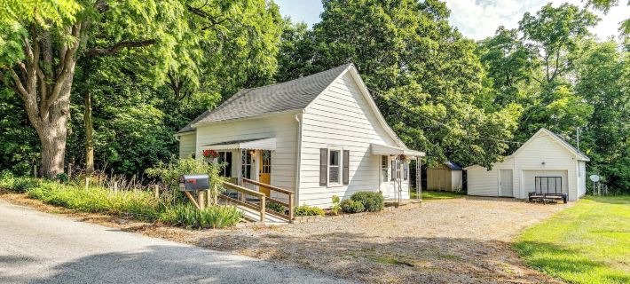 Peaceful Franklin Cottage ~ 1 Mi to Downtown! Hotels in Johnson County