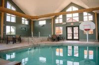 The Lodge at Mauston - Swimmingpools