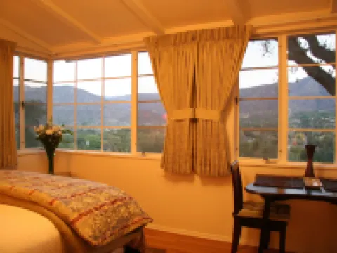 Ojai Retreat & Inn Hotels in Ojai