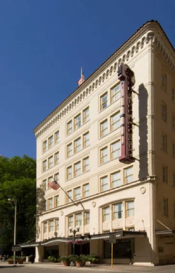Drury Inn & Suites San Antonio Riverwalk Hotels near Hemisfair Park