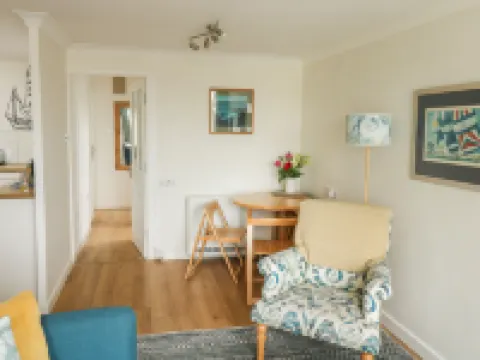 Sunny Breeze Hotels in Malborough