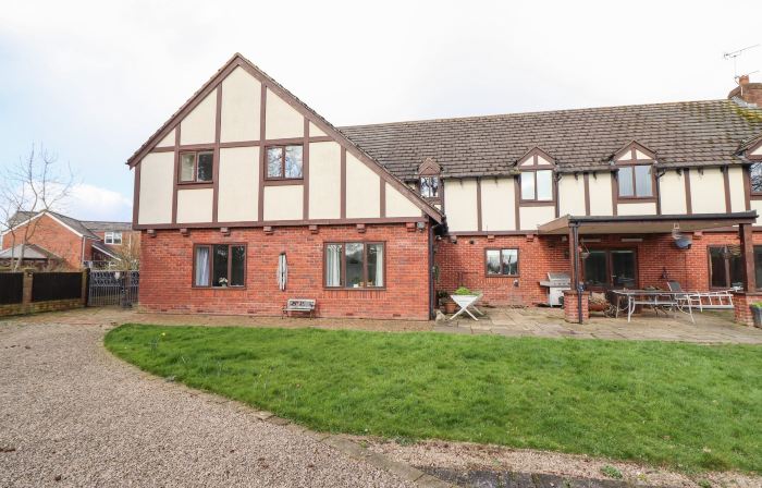 Maesbury Manor