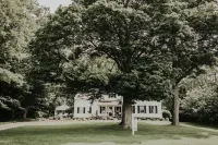 The Bond 1835 Hotels in Spafford