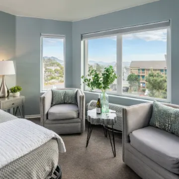 The Seaside Oceanfront Inn