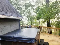 Lakelife At Somerset - Hot Tub, Deck & Views 4 Bedroom Home - 3-Star