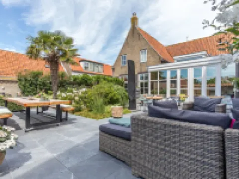 De Herberg Hotels in Renesse