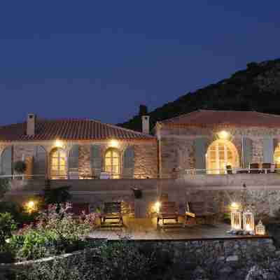 Katikies Manis Hotel Exterior