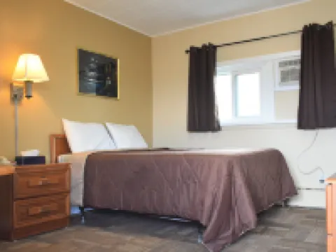 Hillside Inn Pembroke Hotels in Renfrew County