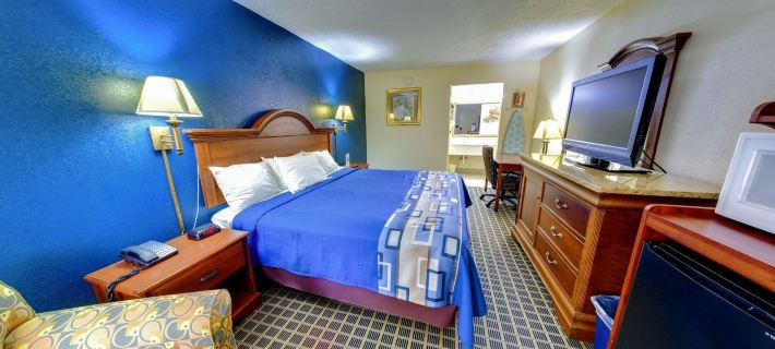 Dahlonega Mountain Inn Отели в г. Лампкин