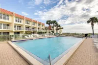 St Augustine Poolside Oasis w/ Private Patio! - Lejligheder